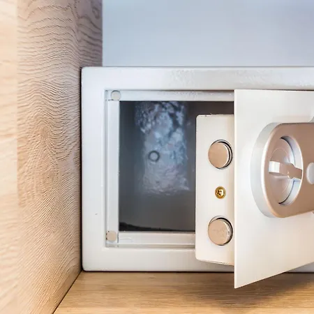 Paulay Deluxe By Corall